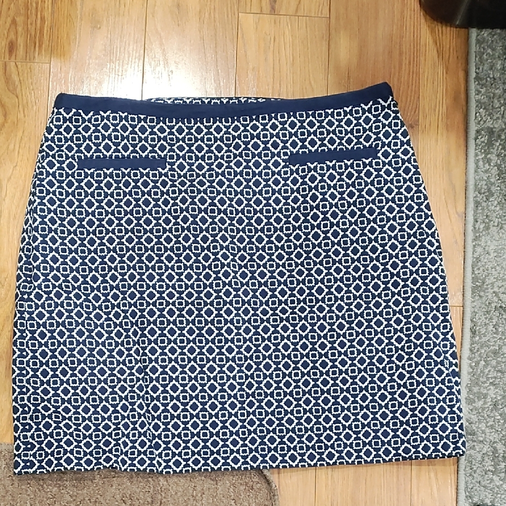 Talbots Navy and White Patterned Pencil Skirt
